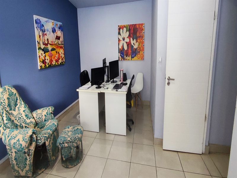 400m2 Zoned Office Building For Sale in Blairgowrie, Randburg - Photo 9