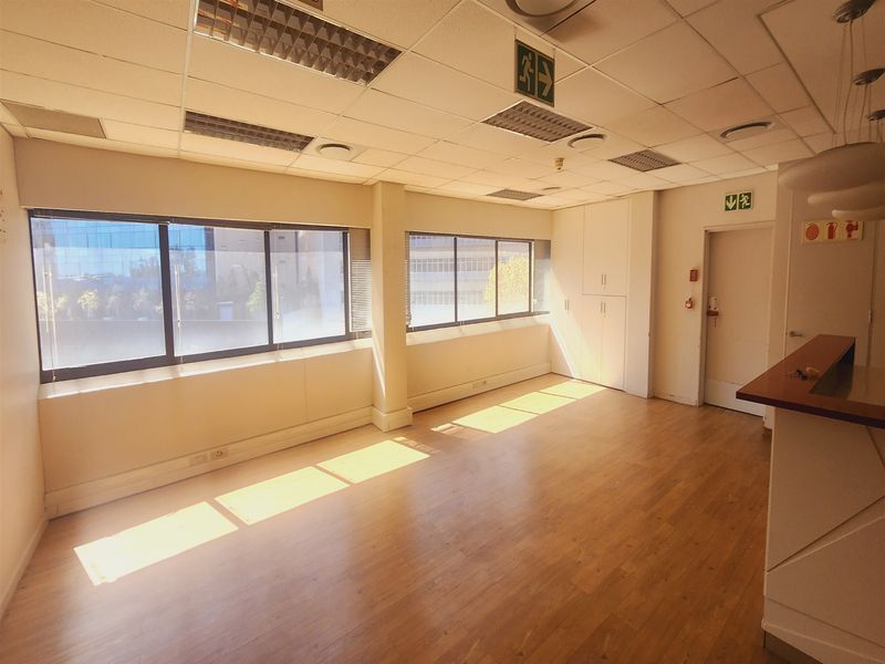 Offices to let in Sandown, Sandton - Photo 7