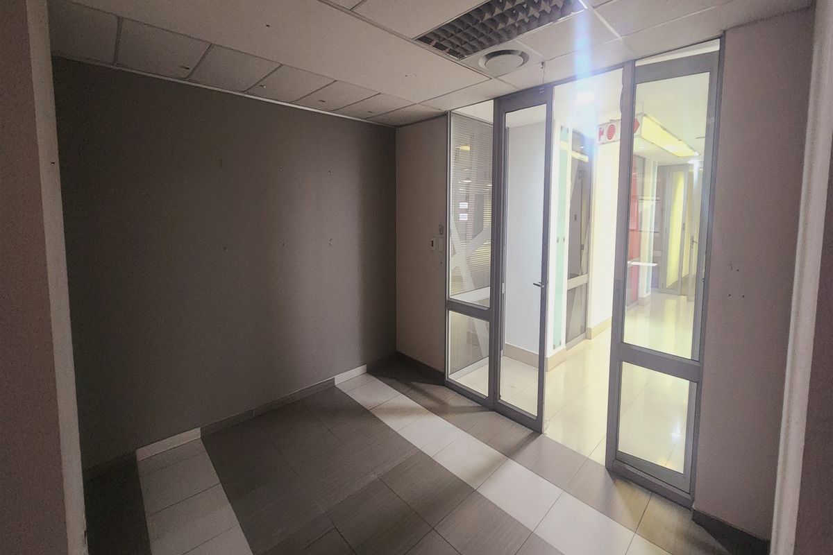 Offices to let in Sandown, Sandton - Photo 3