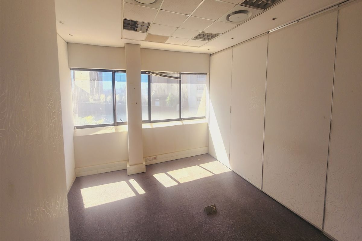 Offices to let in Sandown, Sandton - Photo 5