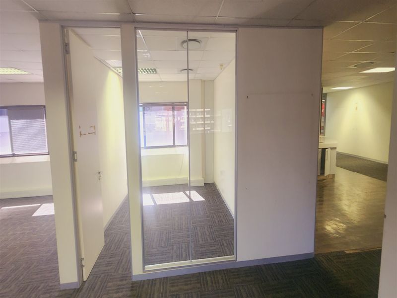 Offices to let in Sandown, Sandton - Photo 7