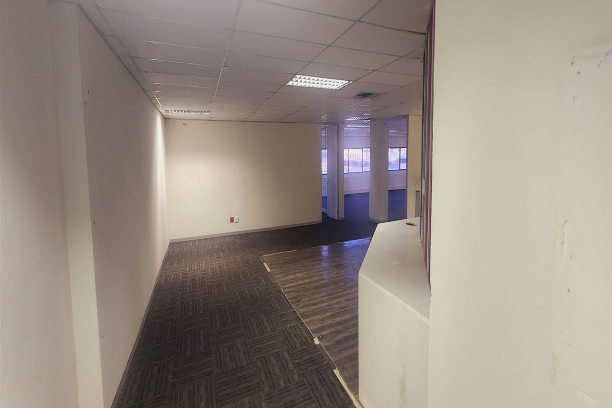 Offices to let in Sandown, Sandton - Photo 3