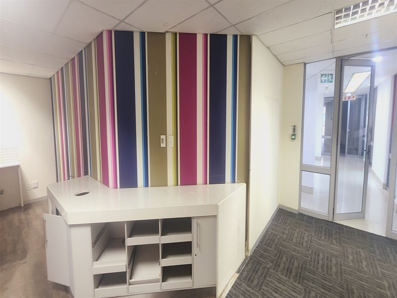 Offices to let in Sandown, Sandton - Photo 4
