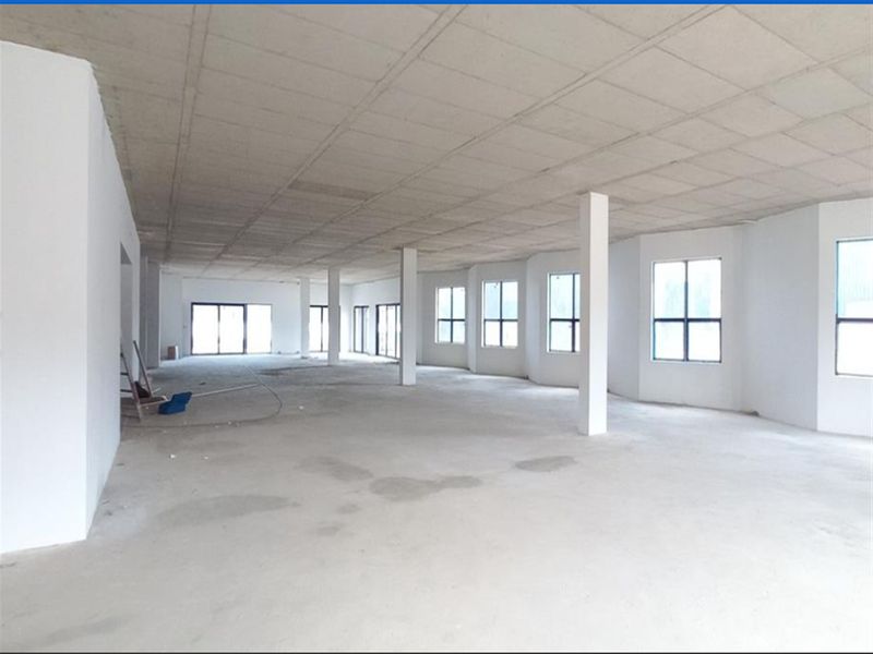 7731m2  Warehouse  - TO LEASE - Photo 8