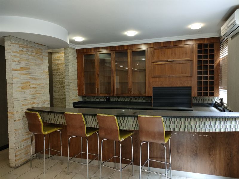 2798m2  Warehouse  - TO LEASE - Photo 7