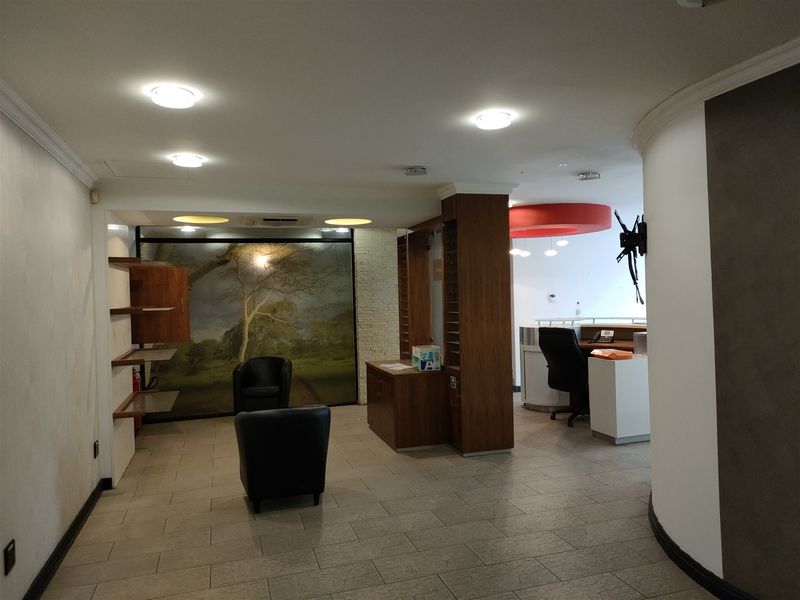 2798m2  Warehouse  - TO LEASE - Photo 4