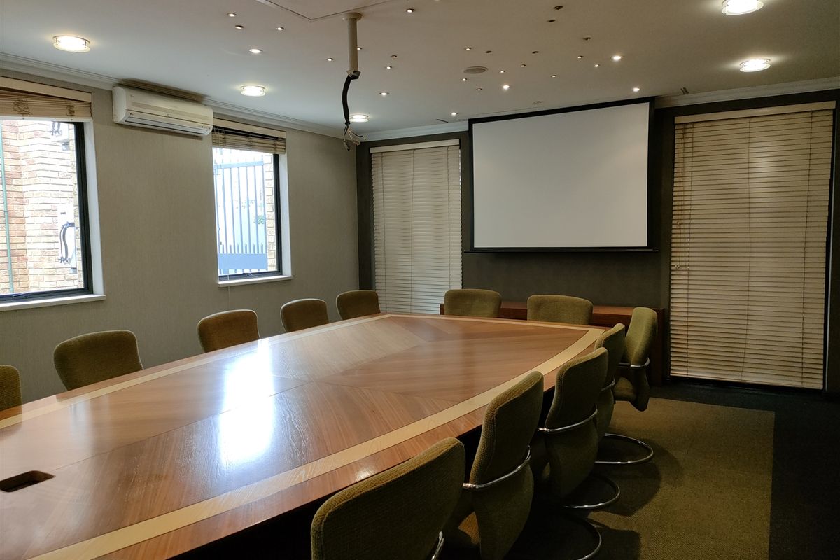 2798m2  Warehouse  - TO LEASE - Photo 5