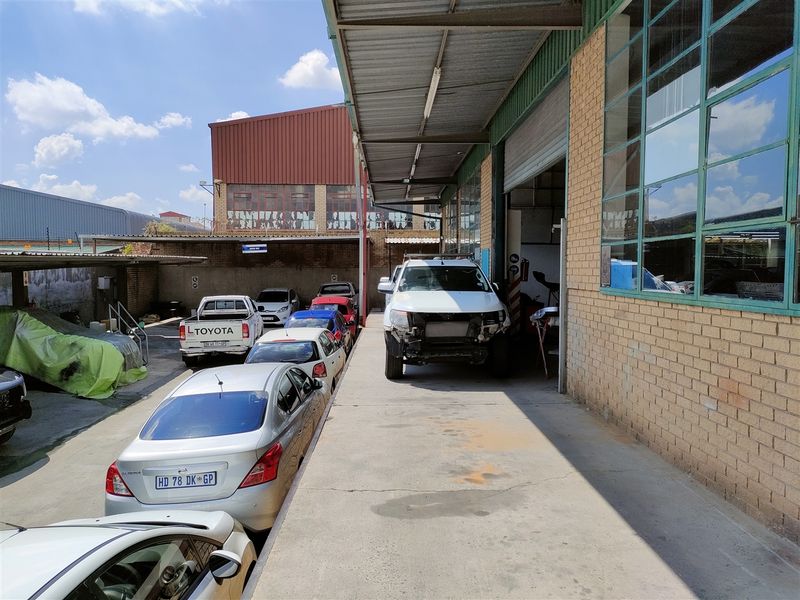 2798m2  Warehouse  - TO LEASE in Strijdompark - Photo 8
