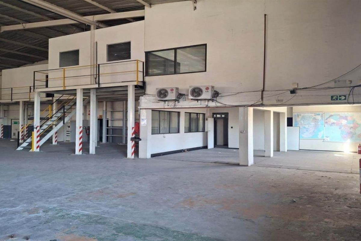 2798m2  Warehouse  - TO LEASE in Strijdompark - Photo 5