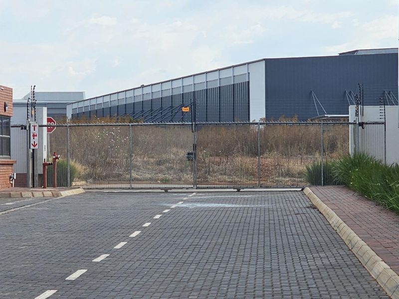 Boost Efficiency with Our Strategically Located Warehouses - Photo 3