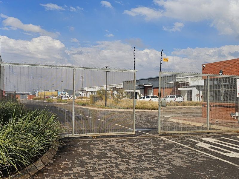 Boost Efficiency with Our Strategically Located Warehouses - Photo 4