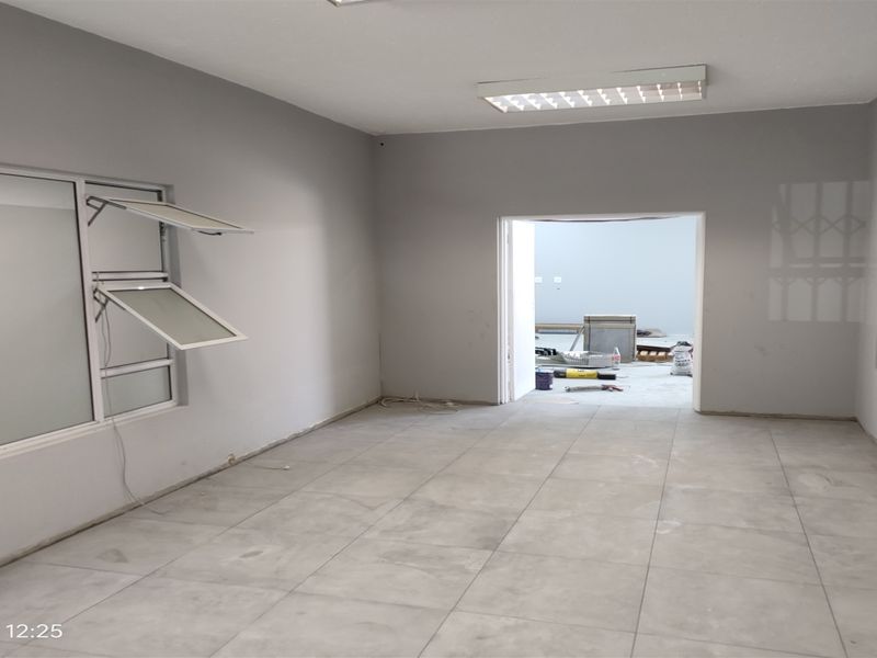 650m2  Warehouse  - FOR SALE at R5,8m plus vat - Photo 9