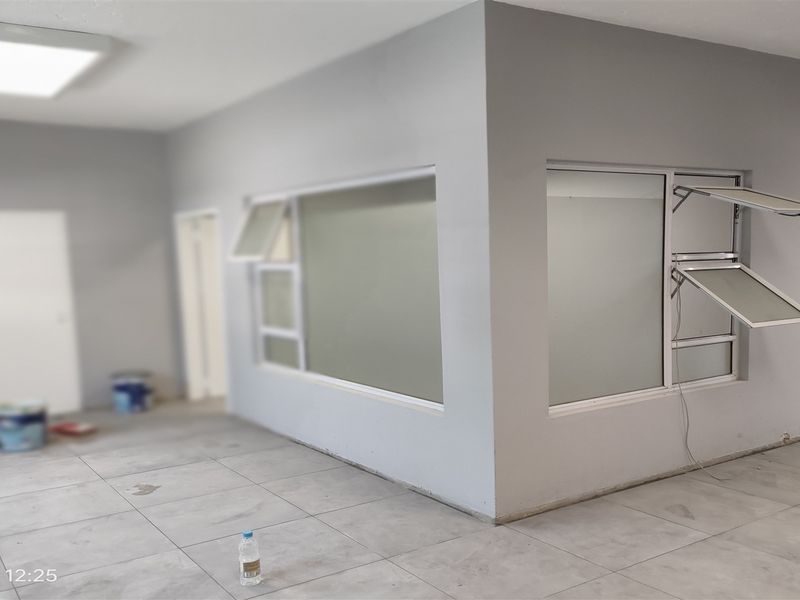 650m2  Warehouse  - FOR SALE at R5,8m plus vat - Photo 8