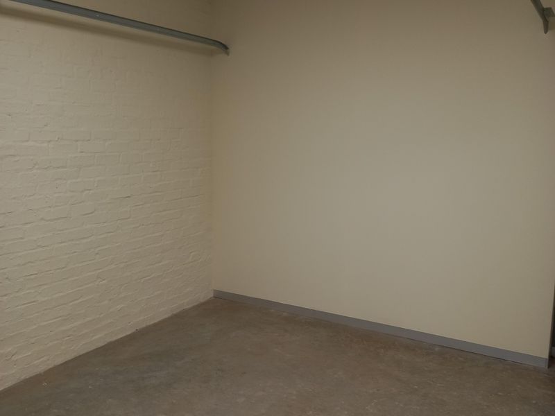 Comercial property in Halway house - Photo 6