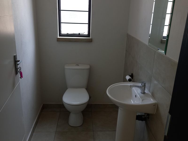 Comercial property in Halway house - Photo 4