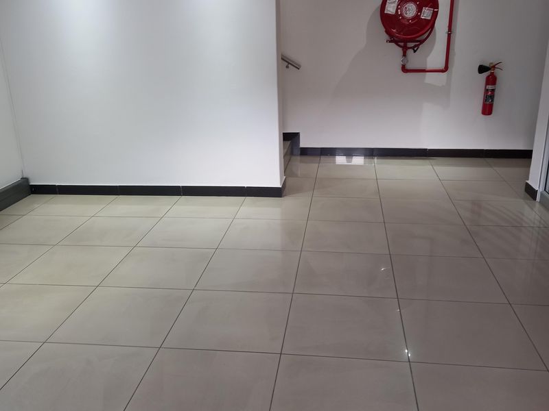 Premium 302 m2 Office Space to Rent in Randjespark – Central Park, Midrand - Photo 3