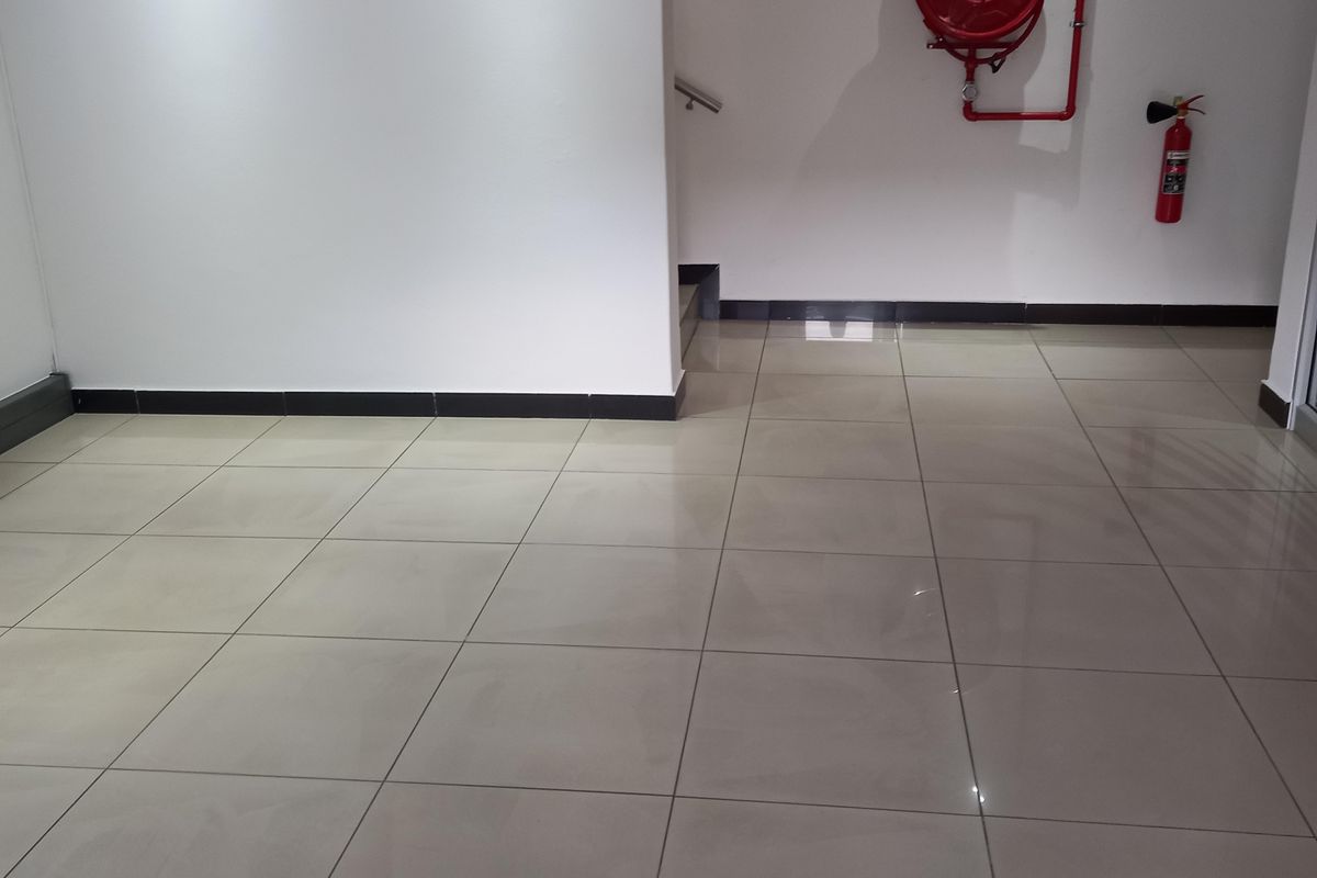 Premium 302 m2 Office Space to Rent in Randjespark – Central Park, Midrand - Photo 3
