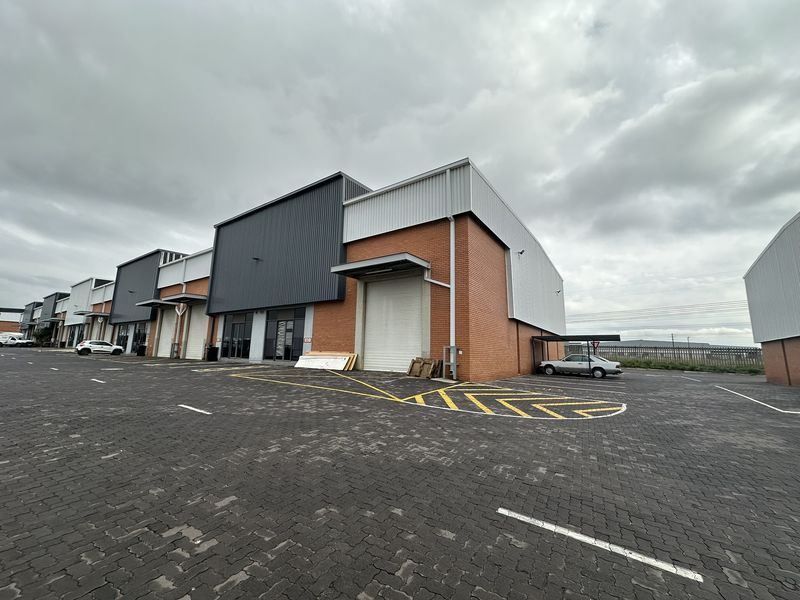 Rent direct from landlord! On Promotion! 401m2 Warehouse To Let – Longlake Edge - Photo 3