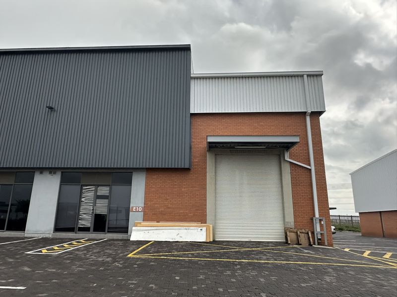 Rent direct from landlord! On Promotion! 401m2 Warehouse To Let – Longlake Edge - Photo 2