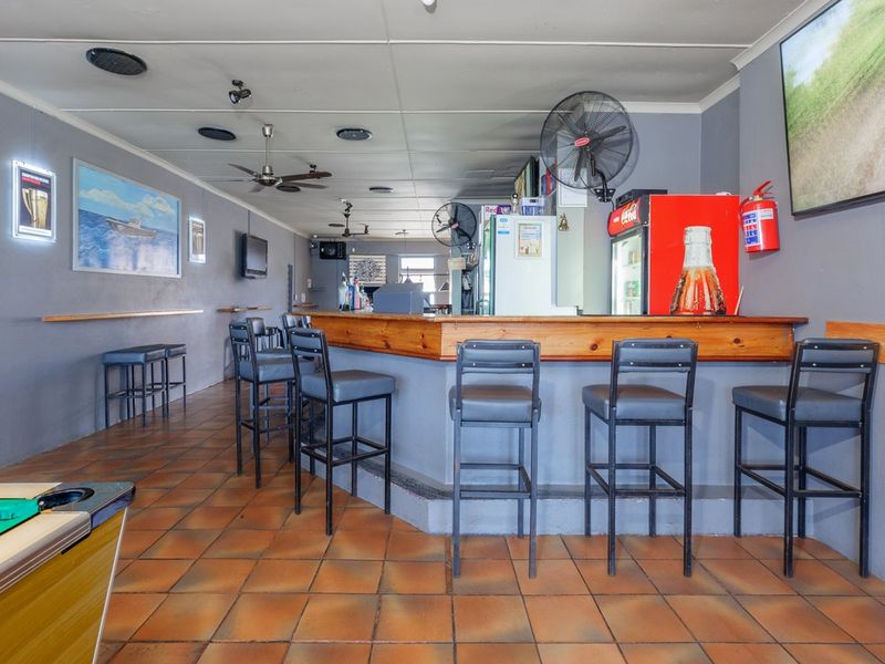 Prime Commercial Building for Sale in the Heart of Struisbaai - Photo 10