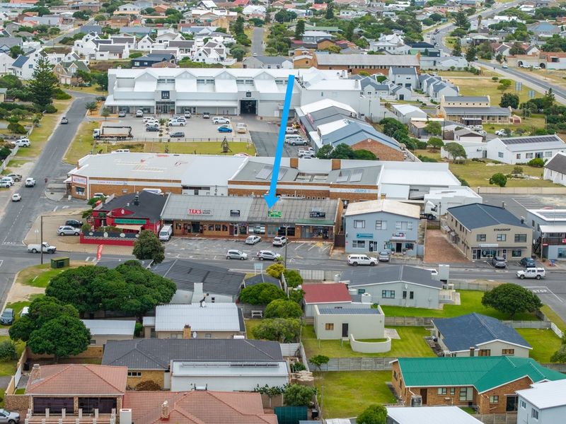 Prime Commercial Building for Sale in the Heart of Struisbaai - Photo 6