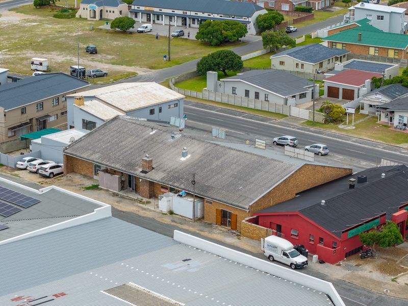 Prime Commercial Building for Sale in the Heart of Struisbaai - Photo 8