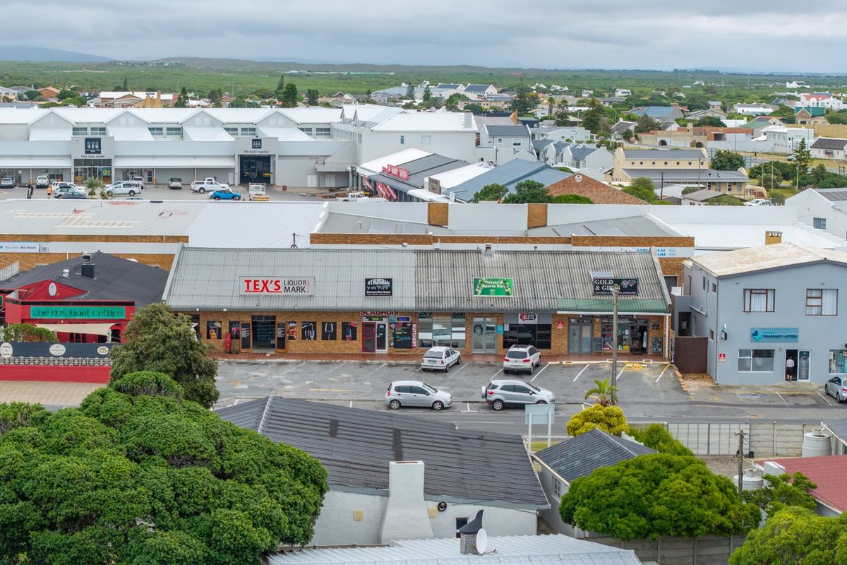 Prime Commercial Building for Sale in the Heart of Struisbaai - Photo 4
