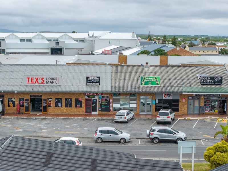 Prime Commercial Building for Sale in the Heart of Struisbaai - Photo 5
