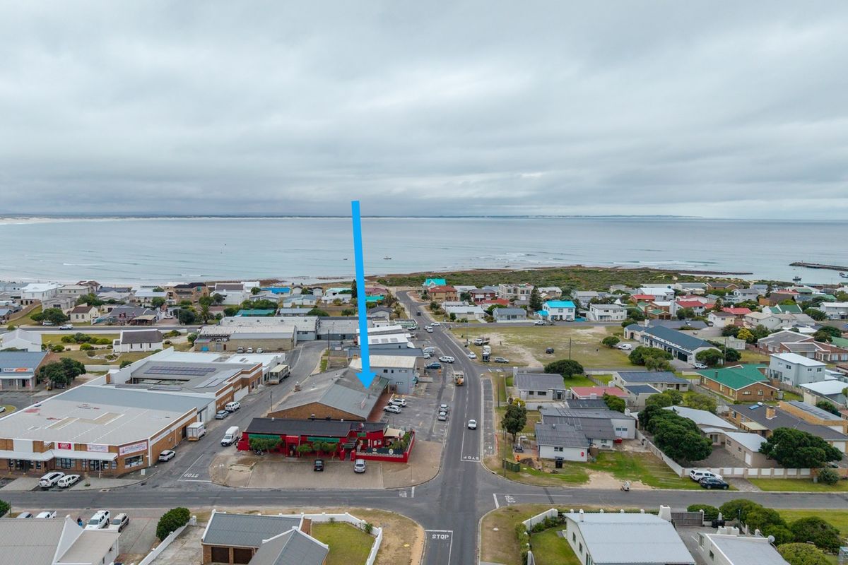 Prime Commercial Building for Sale in the Heart of Struisbaai - Photo 2