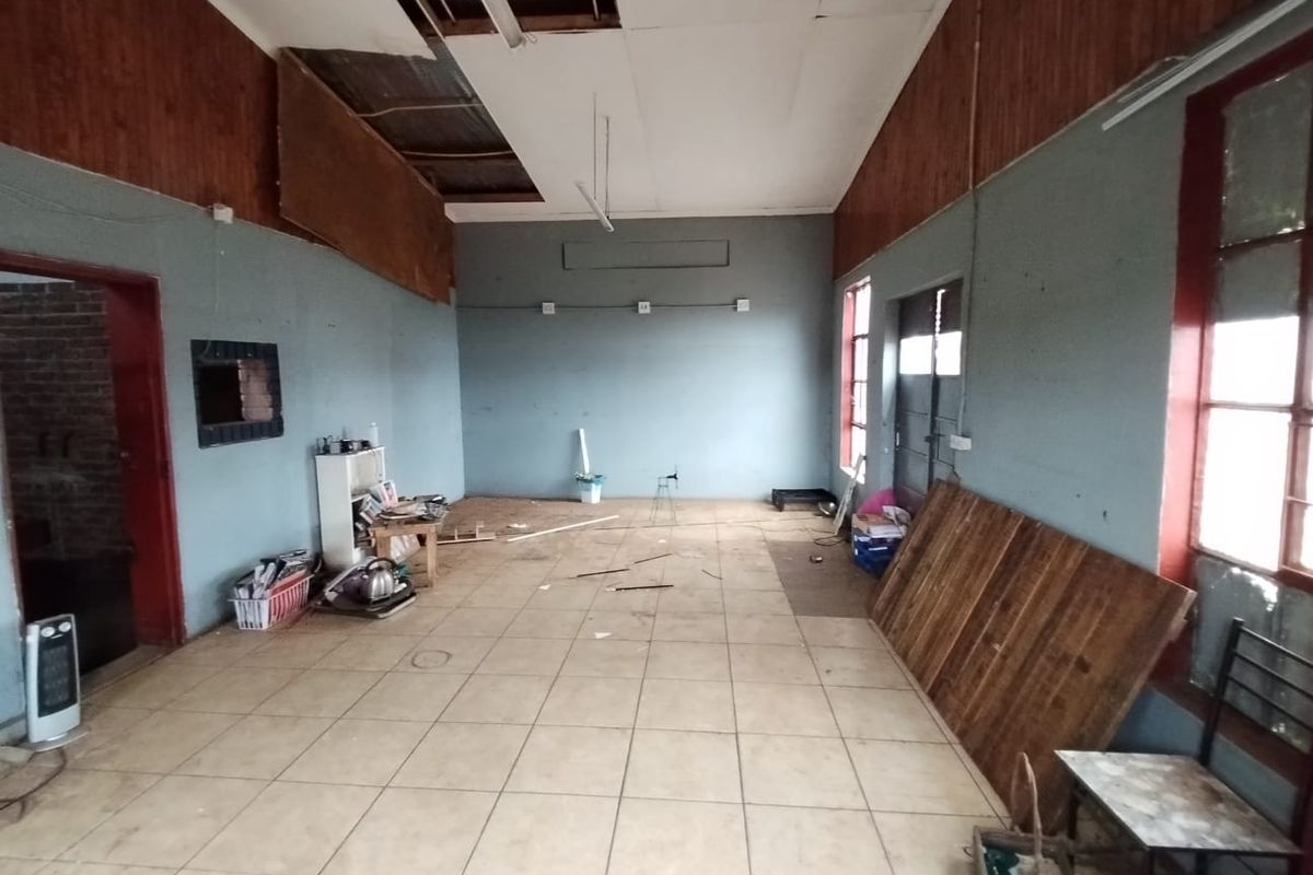 Discover a Prime 250m2 Industrial Property for sale in Koster—perfect for your business expansion! - Photo 5