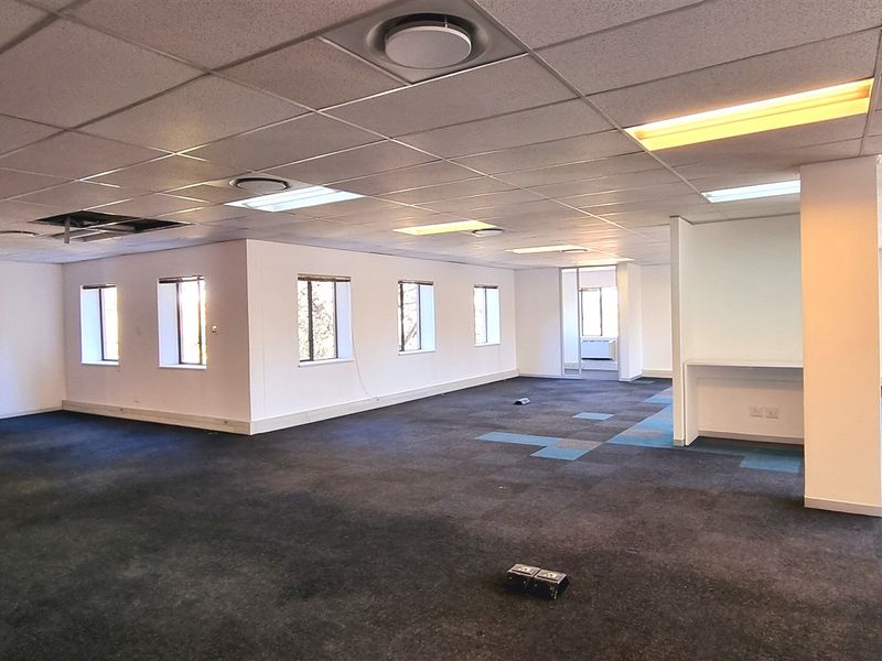 Office space to let Parc Nicol - Photo 9