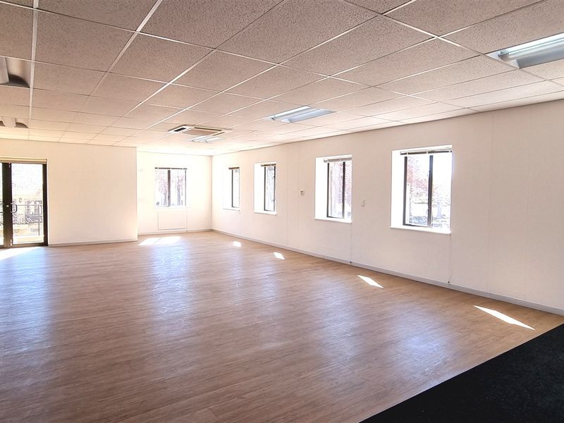Office space to let Parc Nicol - Photo 10