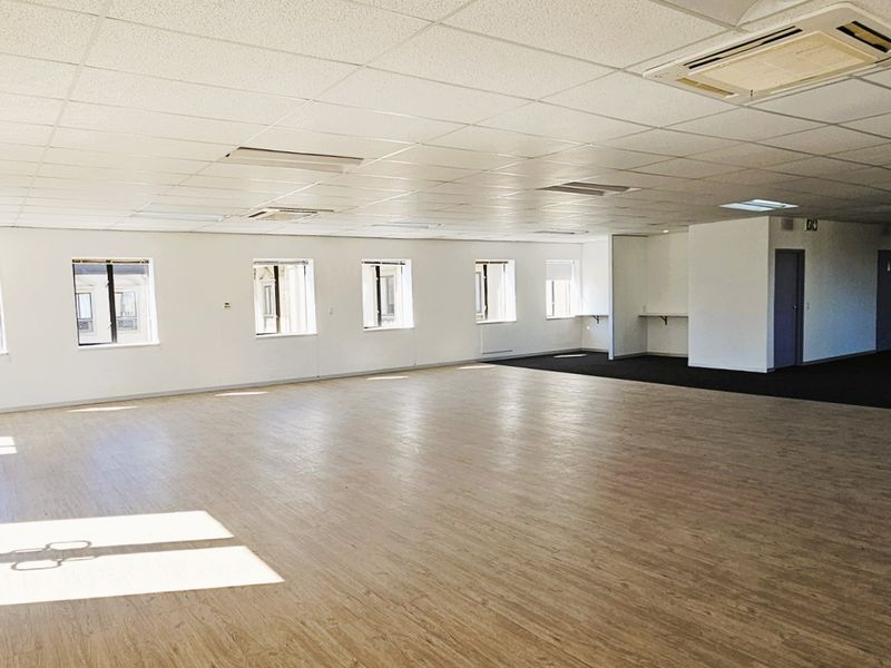 Office space to let Parc Nicol - Photo 4