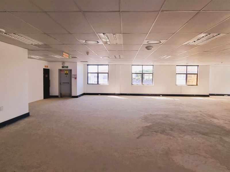 Space to let in Nicol way East - Photo 7