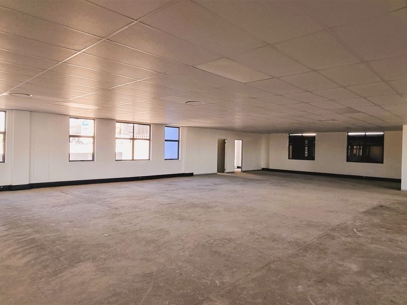 Space to let in Nicol way East - Photo 4