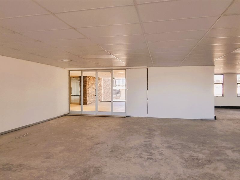 Space to let in Nicol way East - Photo 6