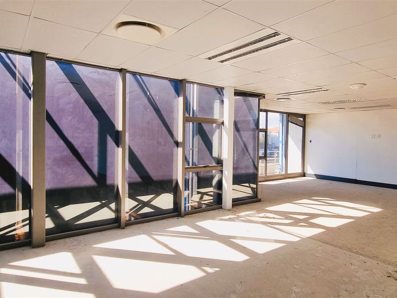 Space to let in Nicol way East - Photo 8