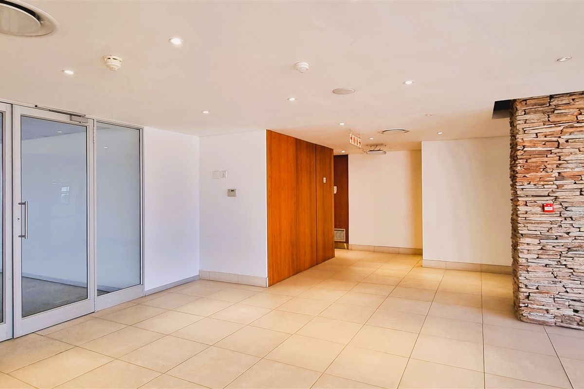 Space to let in Nicol way East - Photo 2