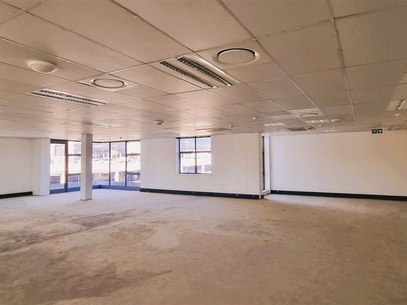 Space to let in Nicol way East - Photo 9