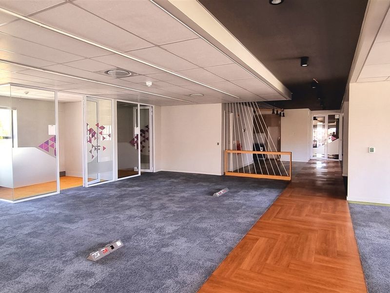 Office space to let in Woodmead Estate - Photo 6