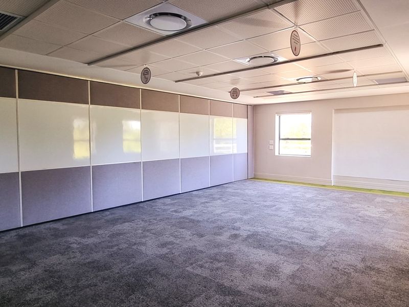 Office space to let in Woodmead Estate - Photo 4