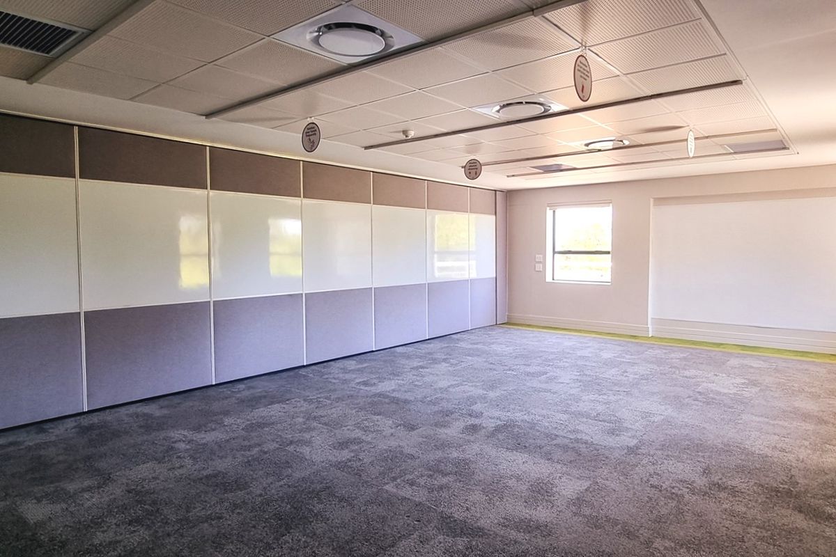 Office space to let in Woodmead Estate - Photo 4