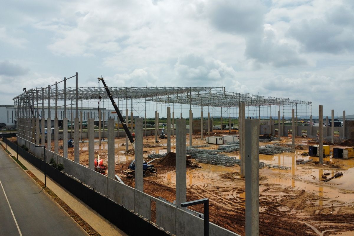 Warehouse to let in Glen Marias - Photo 3