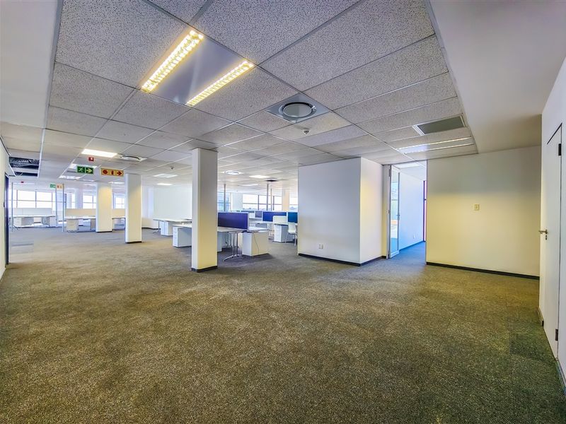 918m2 Office to Let in Constantia Office Park - Photo 8