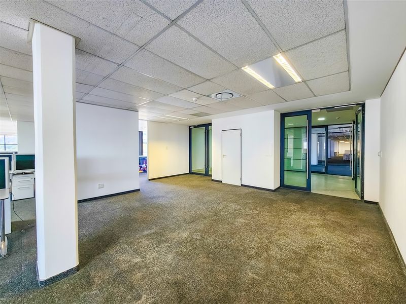 918m2 Office to Let in Constantia Office Park - Photo 7