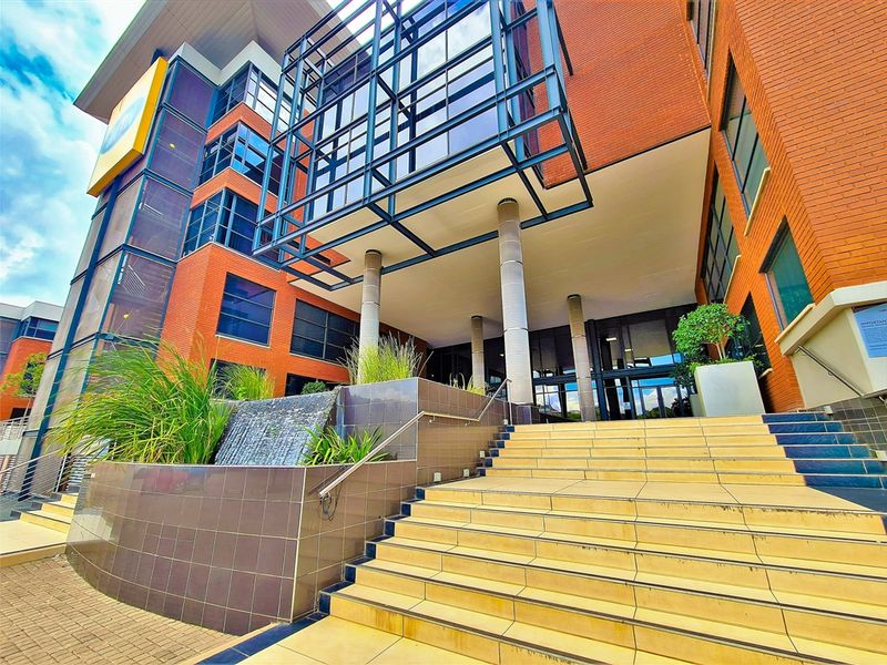 918m2 Office to Let in Constantia Office Park - Photo 4