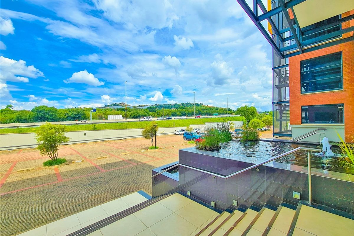 918m2 Office to Let in Constantia Office Park - Photo 5