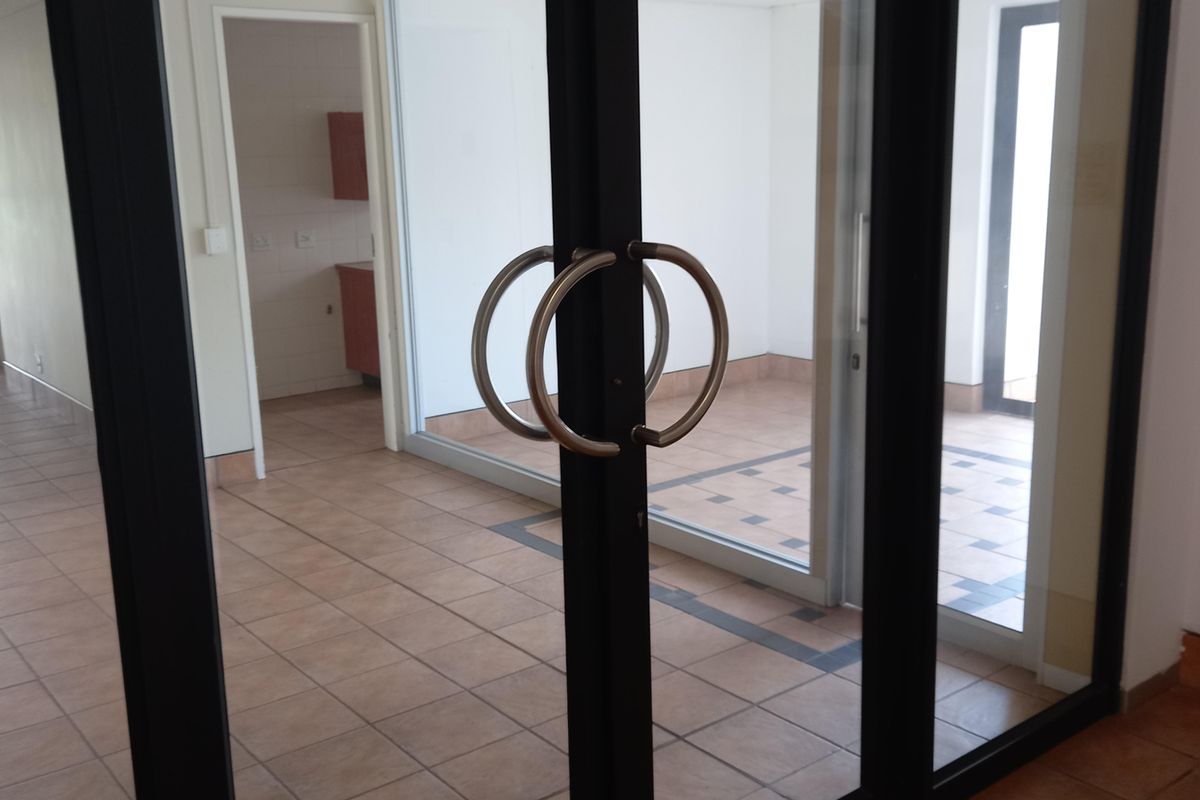 Premium Office Space for rent in Randjes park Midrand - Photo 4