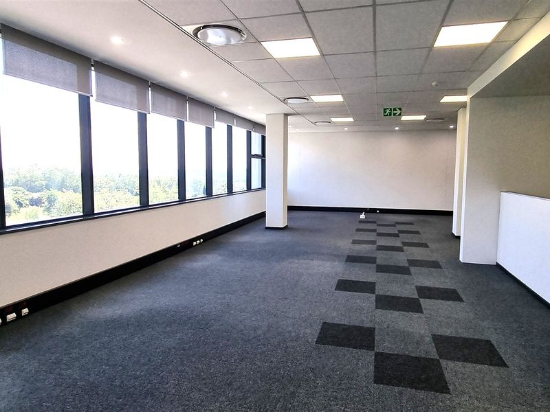 office space to let in Knightsbridge Office Park - Photo 8