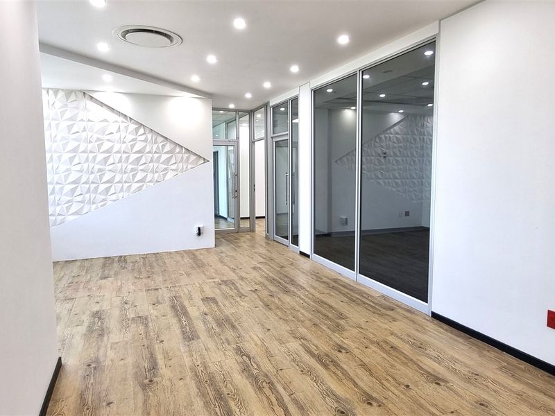 office space to let in Knightsbridge Office Park - Photo 2